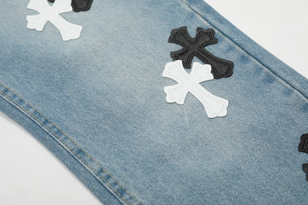 KE971#P240 The only correct leather label version on the market Chrome Hearts CH Cross embroidery distressed jeans Top ceiling quality 100% correct version The correct version is here!  Believe me this must be the best quality you will ever come across! ! Excellent value for money! !  Styles with different washes and textures are very friendly to people with thin legs and thick legs. The straight version is very flattering to the shape of the legs. The moderate length is timeless and easy to match. It is the basis of various styles and a must-have in the wardrobe! ! Add a little stacking to easily control this year's popular clean fit fabric. The fabric is stiff but the upper body is soft without losing texture. The sides and cuffs of some styles have a bone-wash effect. It's really hard not to love it! The outfit effect is immediate! ✅Correctly customize the Croxin metal leather label on the back panel. It is not sold directly with the cross on the finished jeans. 1:1 copying strives for excellence and the details are perfectly grasped. ✅The cross leather label is clear and smooth. Exquisite turning top craftsmanship. ✅Buttons, zippers and hardware are all customized versions of the Croxin LOGO. ✅High-cost washing process. Size: 28 30 32 34 36 (5 sizes)